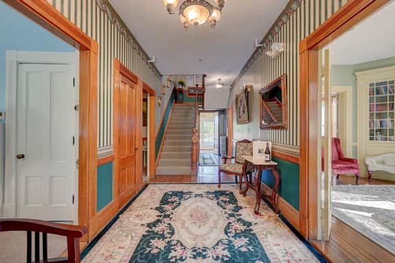 North Conway Getaway | Hot Tub, Pool & Sleeps 25! - Image 4