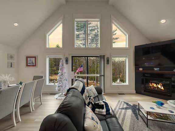 Northview Chalet | Brand New, Hot Tub, Spacious - Image 4
