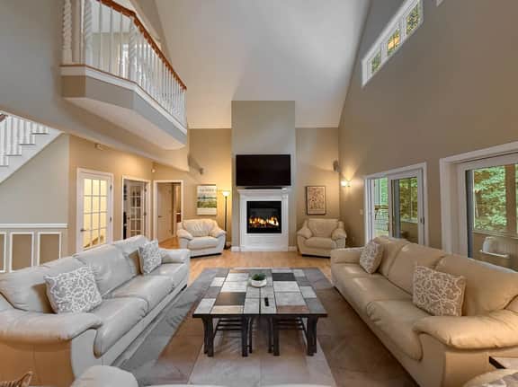 The Great Escape | 6100 ft.² | Theater | Hot Tub - Image 3