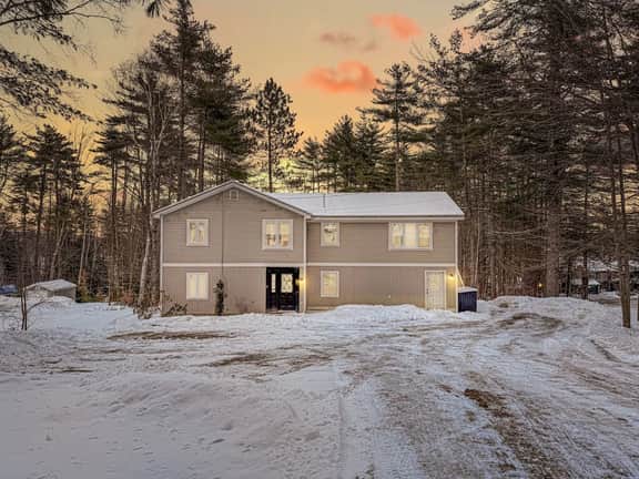 The Mountain House | Hot Tub, Close to Moose Pond - Image 4