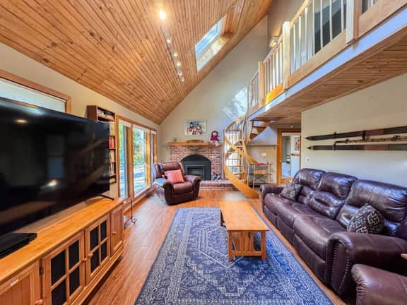The North Woods Escape | 5BDRM, Hot Tub, Game Room - Image 2