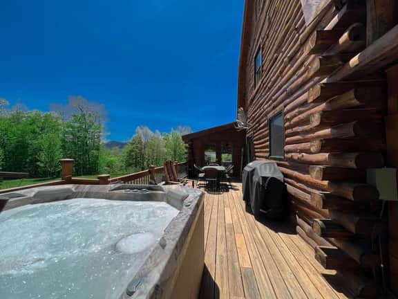 White Mtn Log Cabin | Hot tub, Views, Outdoor Bar! - Image 2