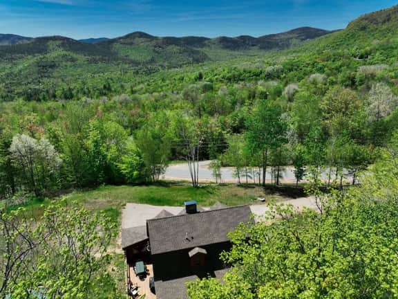 White Mtn Log Cabin | Hot tub, Views, Outdoor Bar! - Image 4
