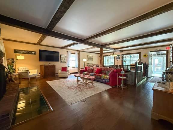 Admiral Peary Inn | 7 Bedroom, Sleeps 19, 5000ft.² - Image 2