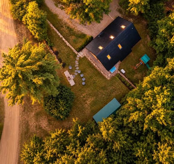 Scenic Lodge | Hot tub, Firepit, Modern, Quiet - Image 4