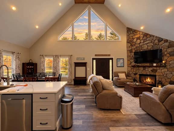 The Après House | Cranmore, Hot Tub, North Conway - Image 4